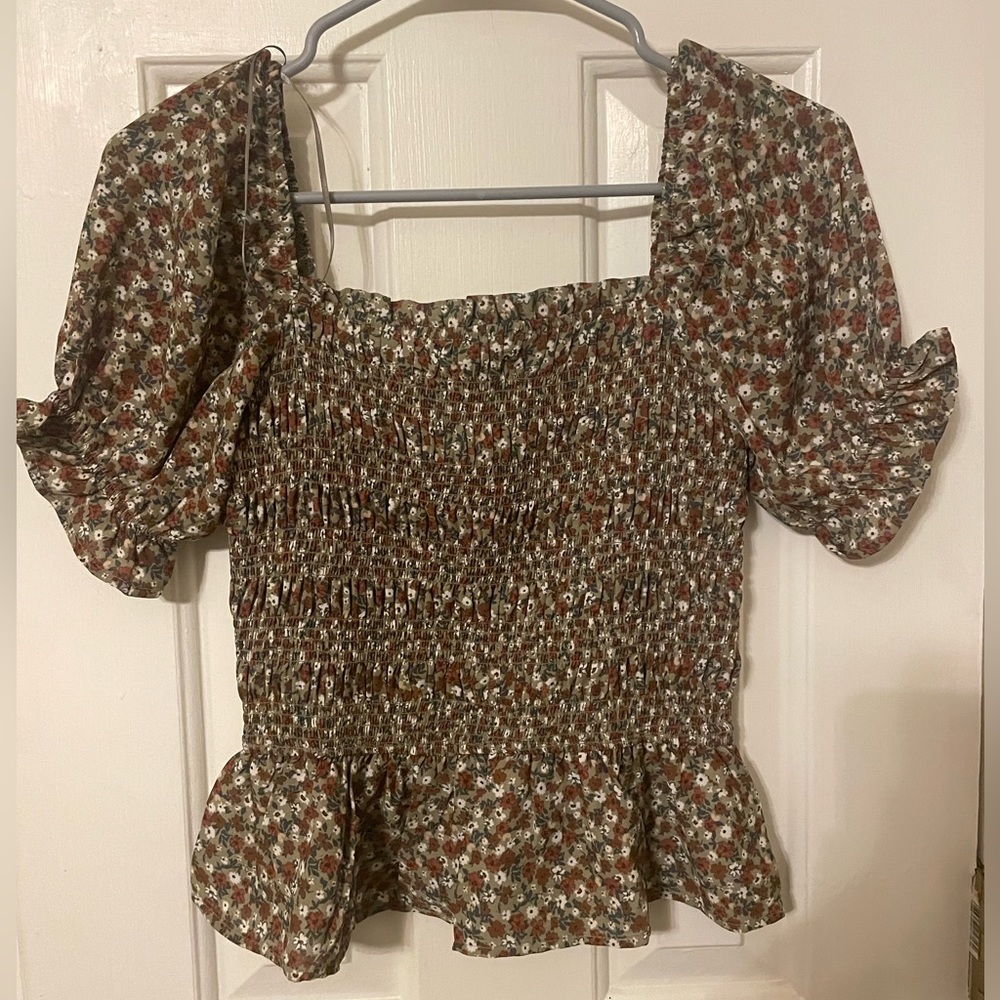 NWT. Green floral print blouse. Size small.